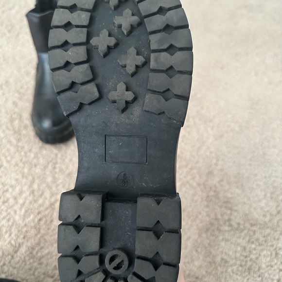 Platform boot - Picture 2 of 2